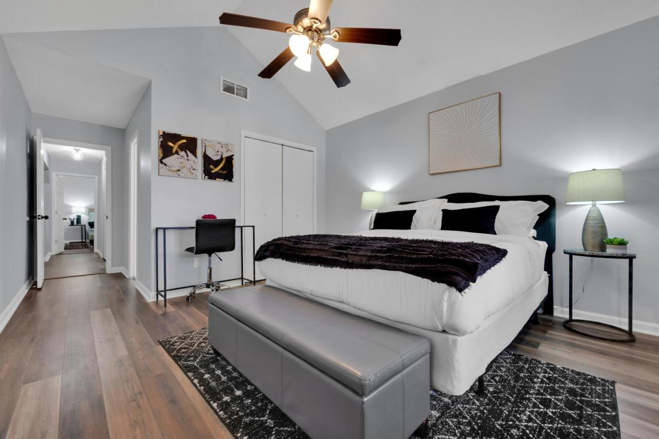 Plush Two Bedroom Retreat. A Home Away From Home! Riverdale Extérieur photo