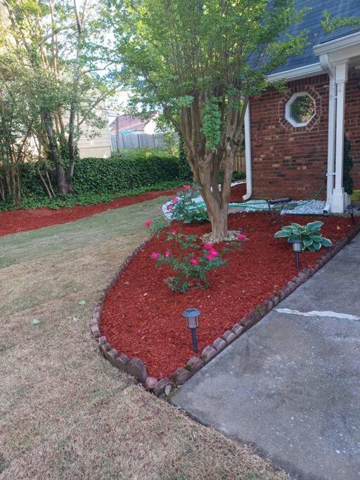 Plush Two Bedroom Retreat. A Home Away From Home! Riverdale Extérieur photo