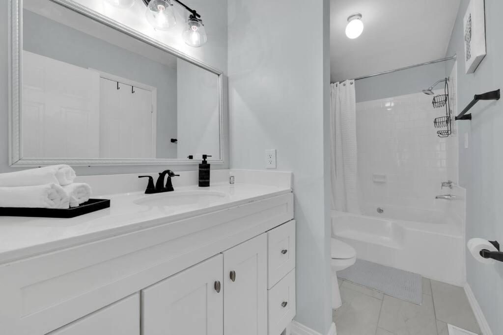 Plush Two Bedroom Retreat. A Home Away From Home! Riverdale Extérieur photo